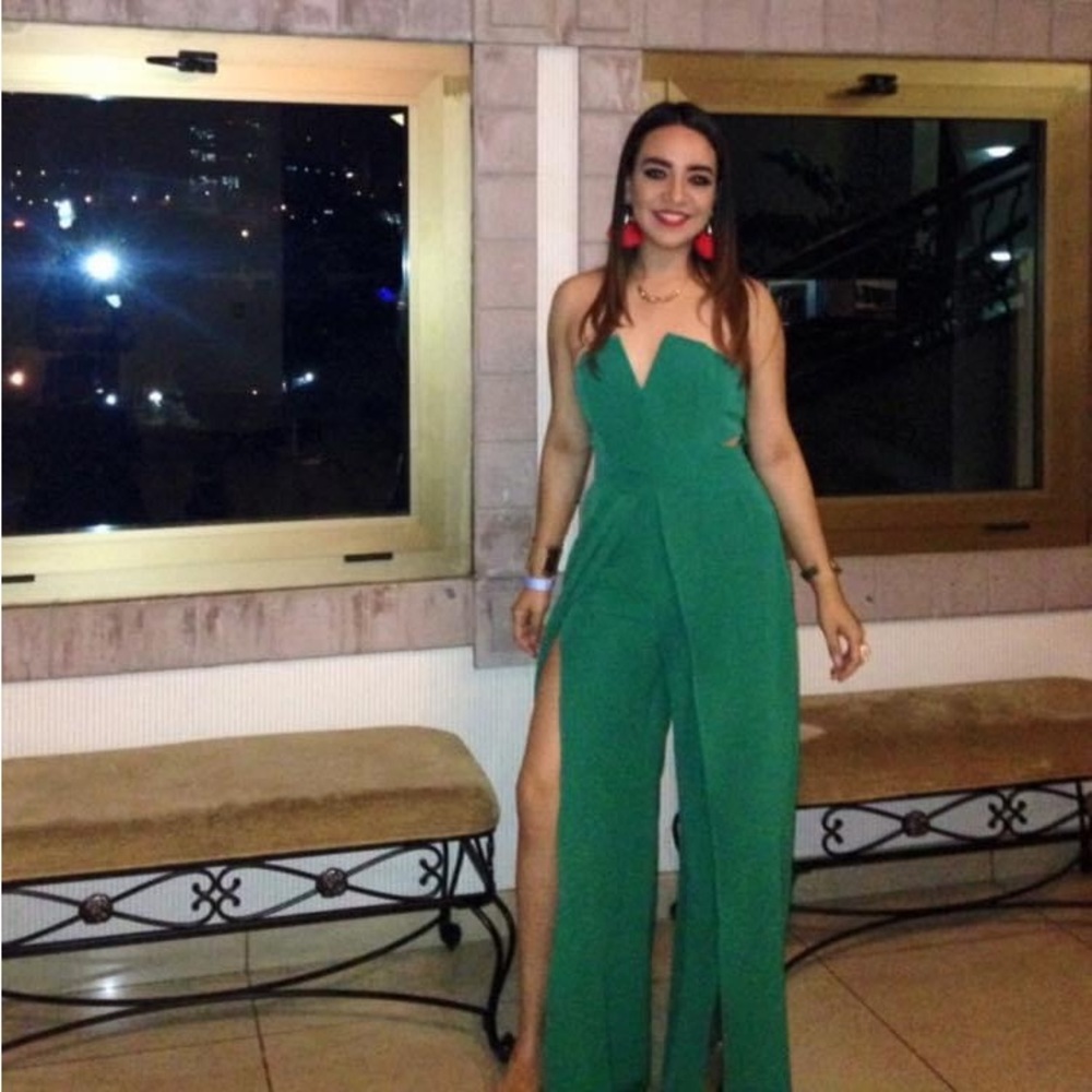 Beautiful Green Jumpsuit. Size L